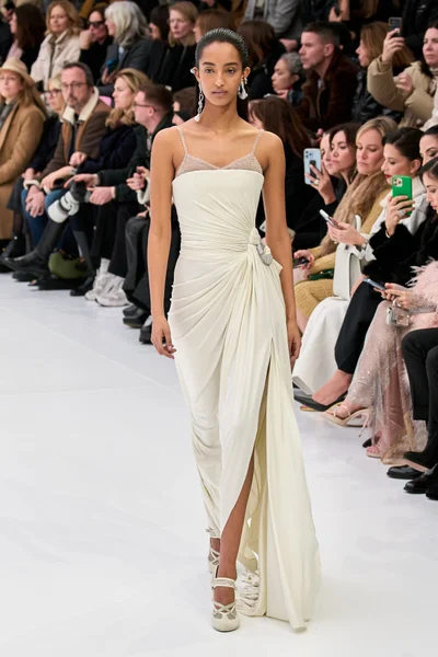Look 12